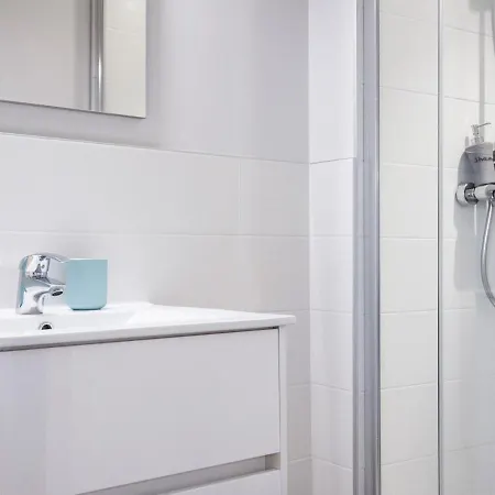 Hyper Centre Au Calme ליל